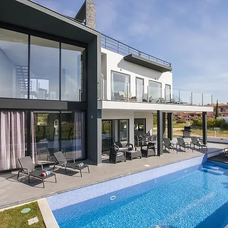 Paris Villa Vilamoura