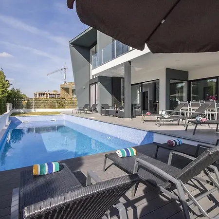 Paris Villa