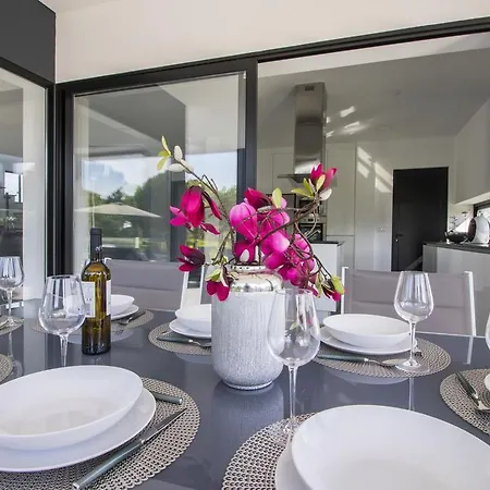 Paris Villa Vilamoura