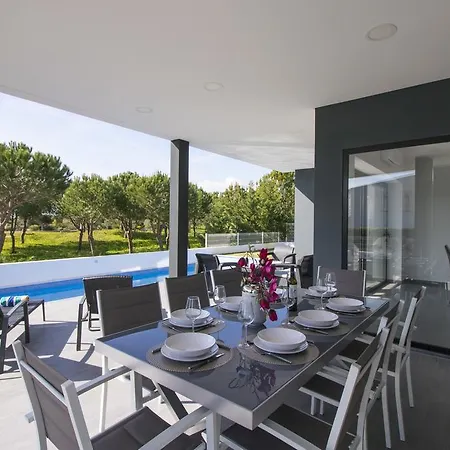 Paris Villa *