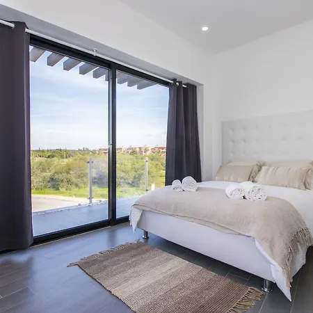 Paris Villa Vilamoura