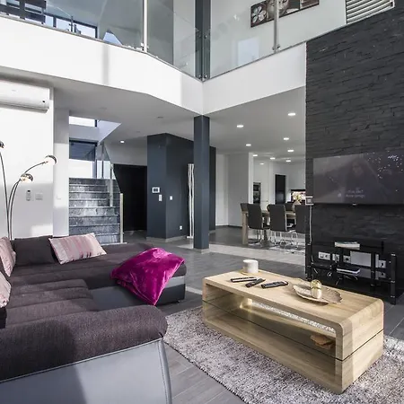 Paris Villa